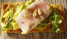 Ahi Avocado Smorredbrod